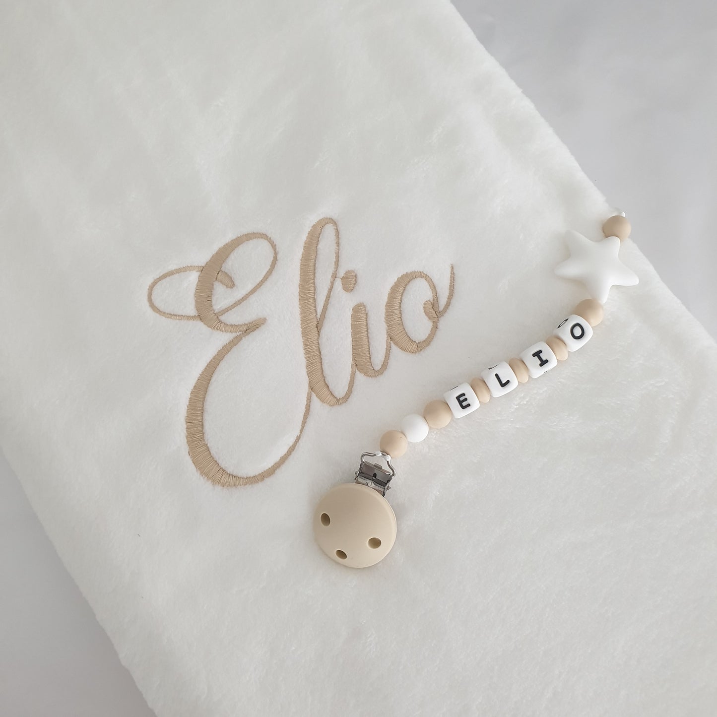 Attache tétine personnalisée avec prénom et perles en silicone – accessoire sécurisé pour bébé, fait main en France