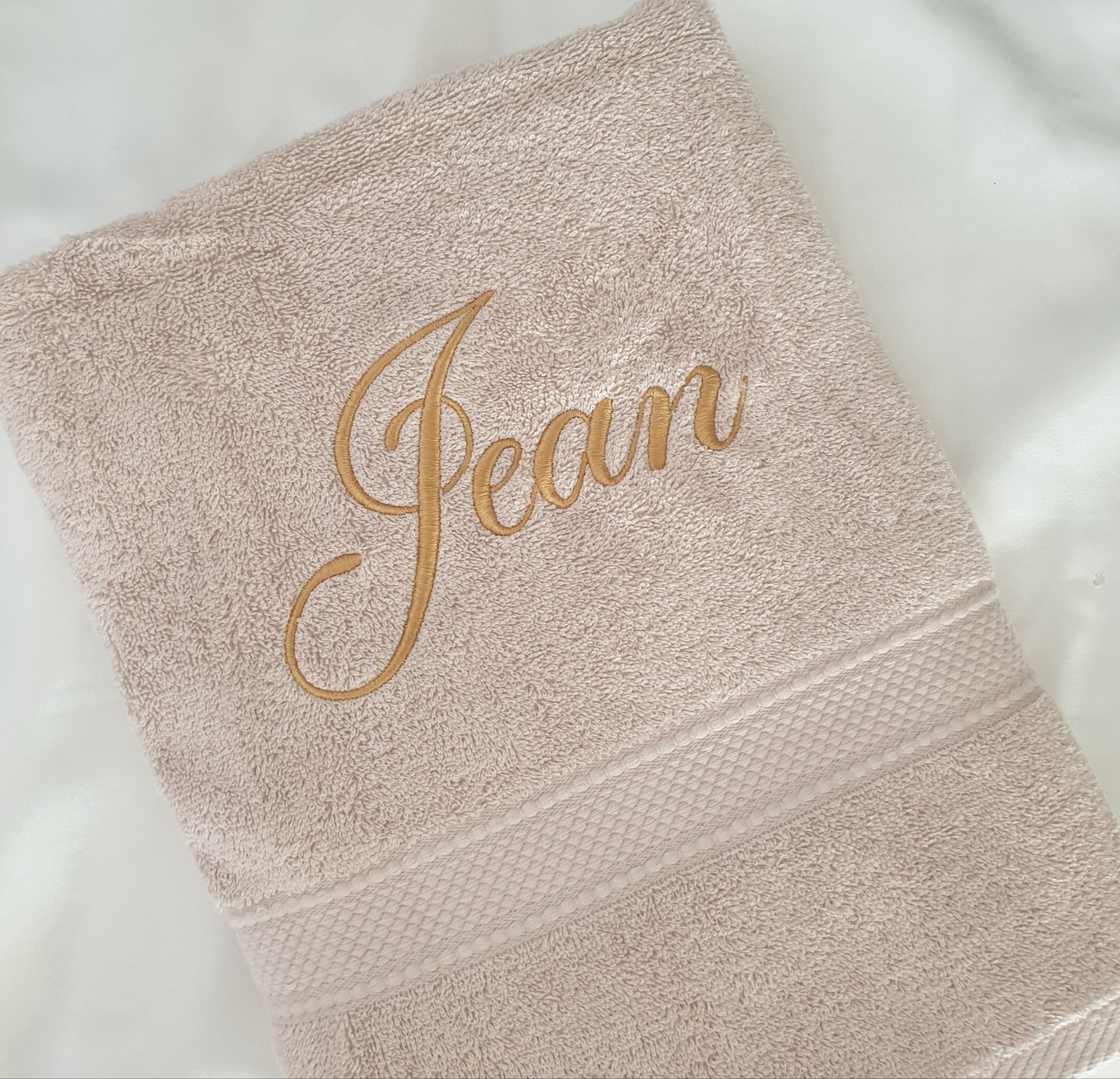 Drap de bain brodé