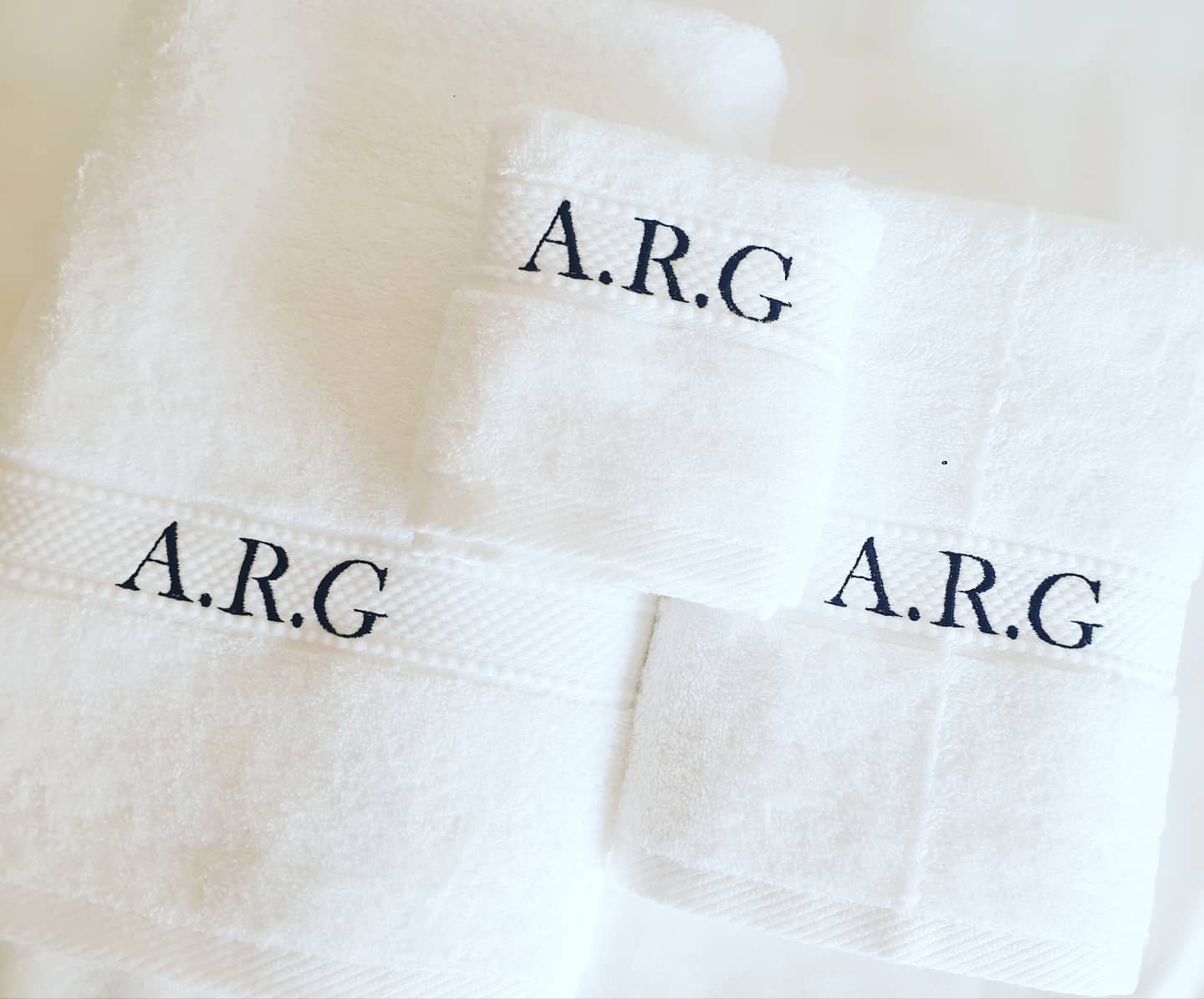 Serviette invité brodée