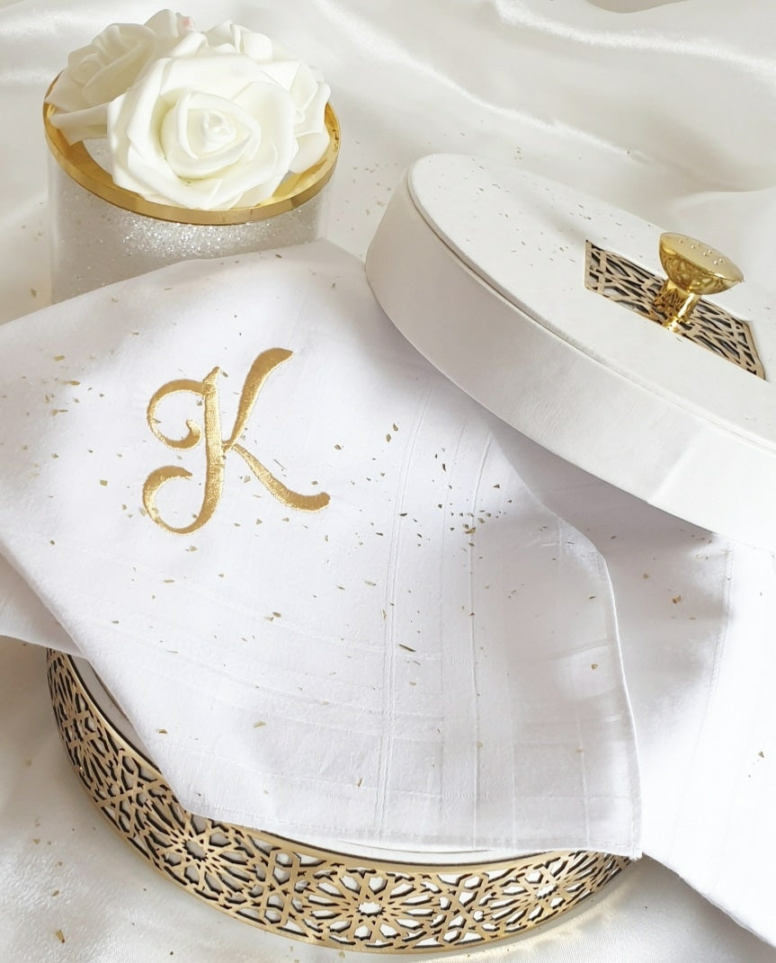 Mouchoir personnalisé en coton brodé avec prénom – idée cadeau élégant pour mariage ou événement émouvant