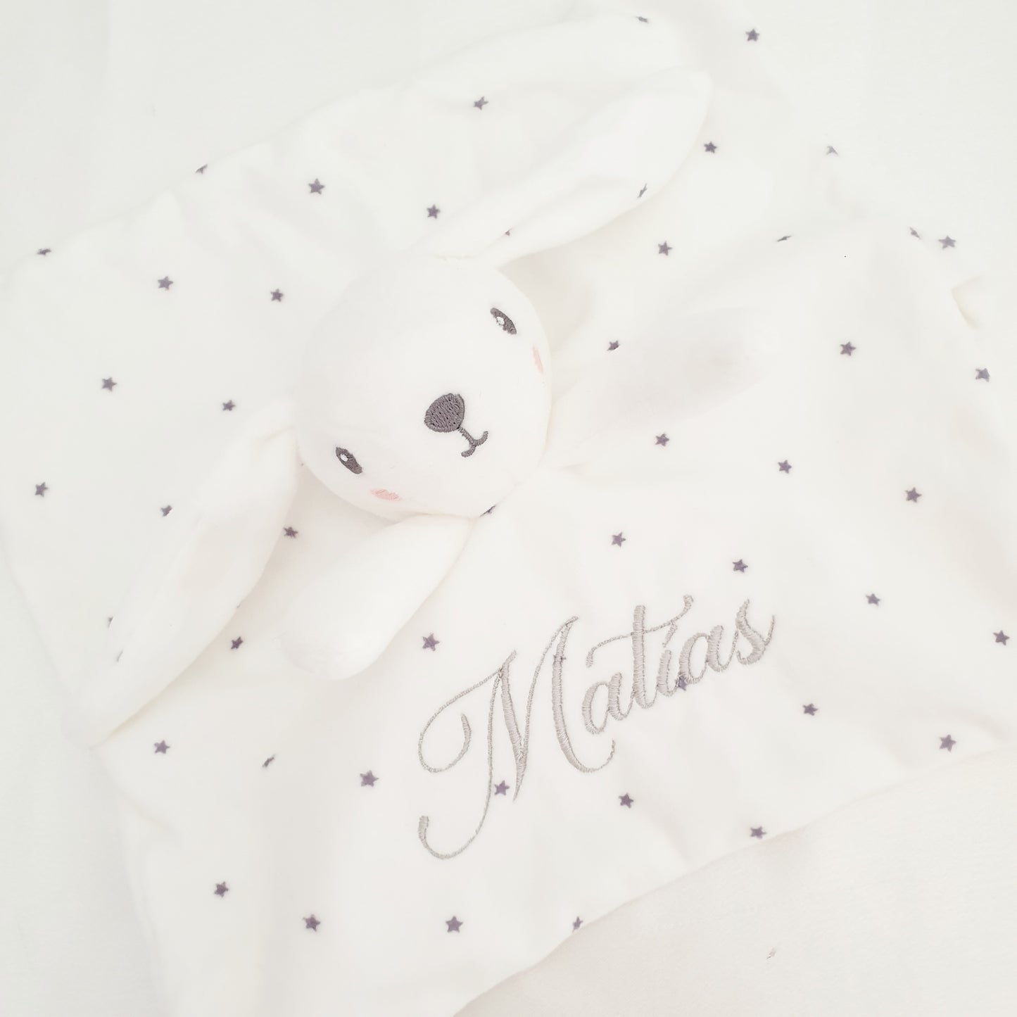 Doudou bébé personnalisé avec prénom brodé – cadeau naissance doux et affectif, fait main en France
