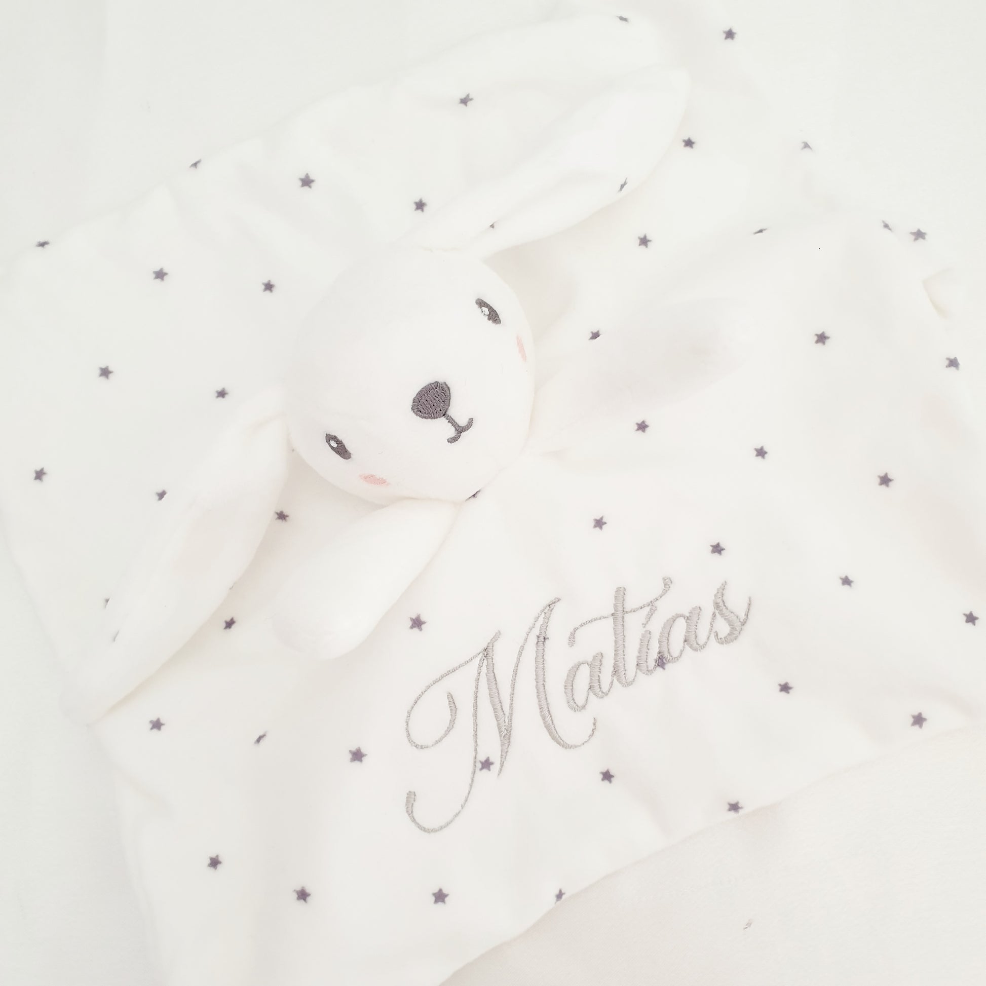 Doudou bébé personnalisé avec prénom brodé – cadeau naissance doux et affectif, fait main en France