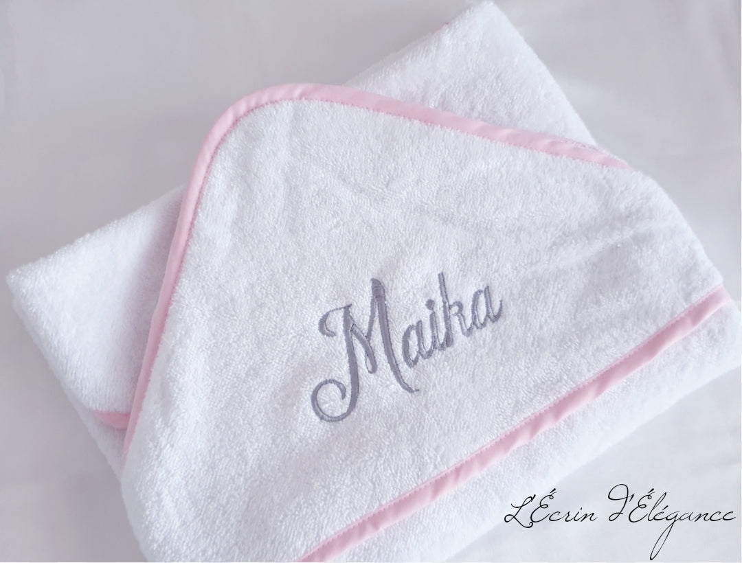 Cape de bain bébé personnalisée en coton – broderie prénom sur capuche – cadeau naissance